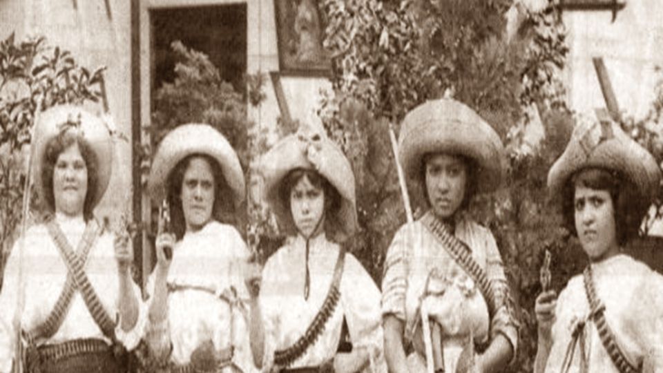 El término Adelitas se les acuñó a las fervientes patriotas a causa de las baladas que narraban hechos épicos, los corridos.