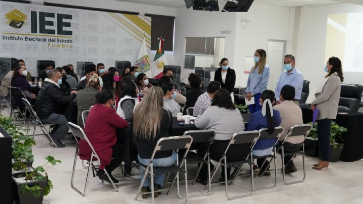 "Nos obligan a defender al INE", trabajadores del Instituto Electoral de Puebla