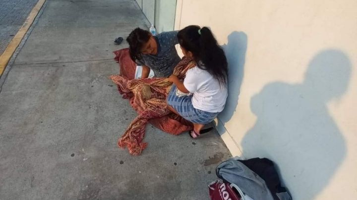 Adolescente parió en banqueta; le negaron atención en Hospital Regional de Tapachula