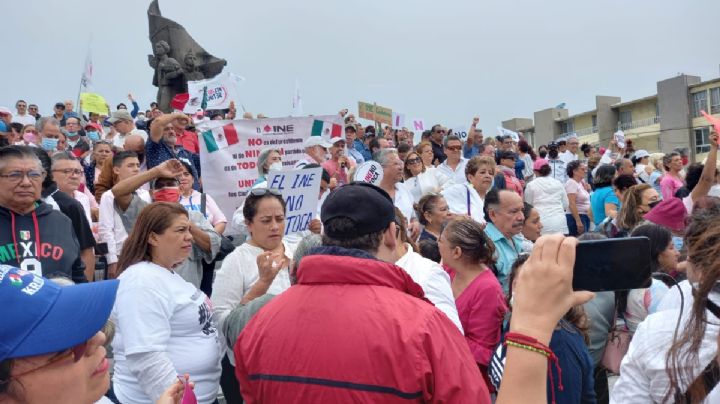 En estas ciudades de Veracruz marcharon por el INE