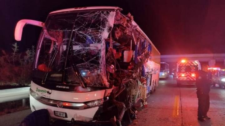 Mueren un niño y un adulto en accidente de autobús; venían de León
