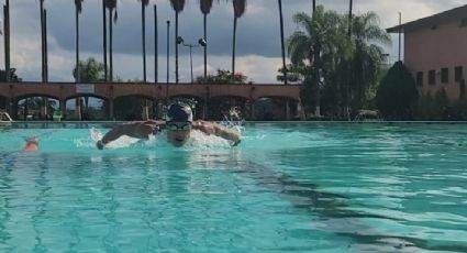 Kenai adelgazó nadando y hoy representa en competiciones a Veracruz