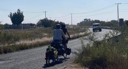 En bici, canadienses recorren México; piden seguridad a su paso por Hidalgo