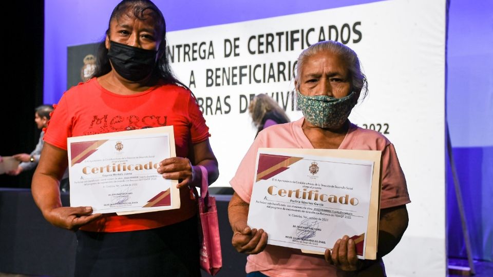 El presidente Juan Martínez Flores resalto el compromiso con la comunidad al entregar obras de vivienda a los beneficiarios en Córdoba