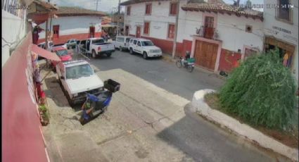 VIDEO: Comando se lleva a jóvenes, de 15 y 22 años, en centro de Pátzcuaro