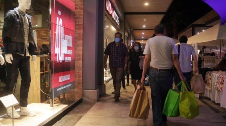 Buen Fin 2022: Venden chamarra Armani en 16 pesos por error; Profeco interviene