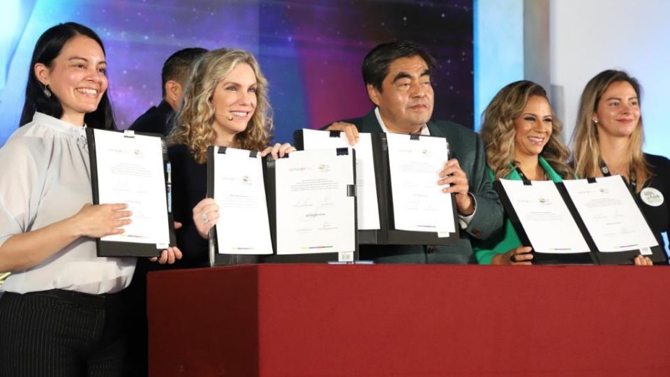 Al inaugurar la “Cumbre de Emprendimiento e Innovación 2022”, iniciativa desarrollada por Fundación Azteca y la Secretaría de Economía, el mandatario estatal refirió que este tipo de eventos genera el empoderamiento de las personas.