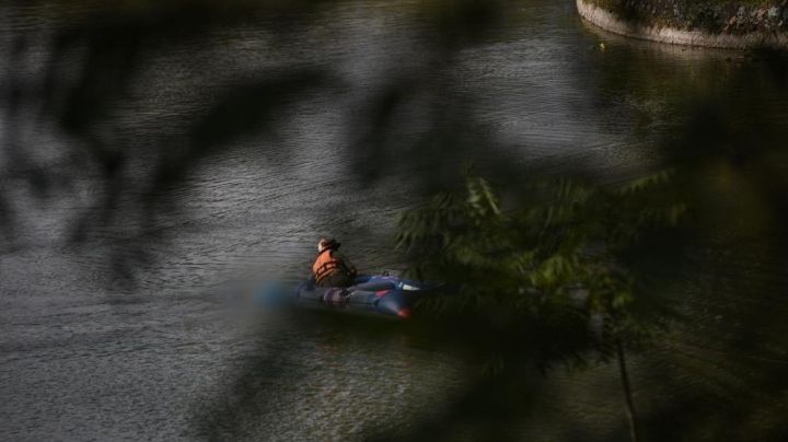 Encuentran cuerpo sin vida flotando en Paseo de Los Lagos de Xalapa