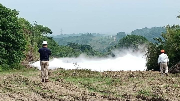 VIDEO: Por fuga de etano, evacúan pobladores en Agua Dulce, Veracruz