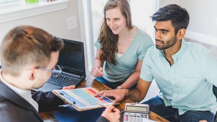 ¿Cuánto cobra un notario por una escritura? Gastos que debes tener en cuenta