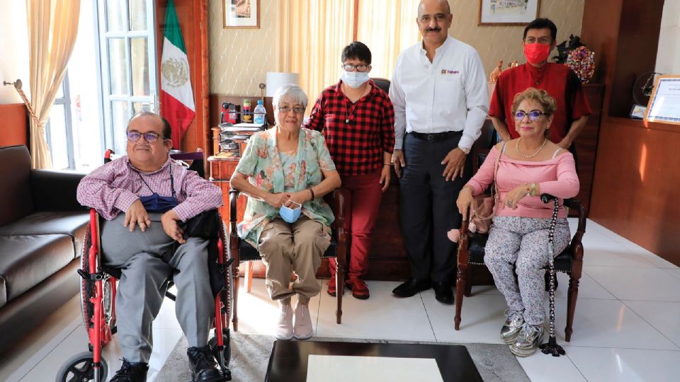 Ayuntamiento de Xalapa y movimiento de personas con discapacidad celebra el día internacional con acostumbrado recorrido.