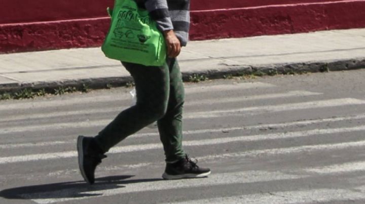 Peatona de 74 años muere intentando cruzar la calle