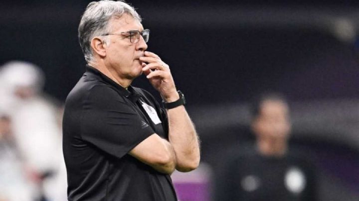 El "Tata" Martino deja de ser técnico de México, así fue su polémica despedida en el vestidor