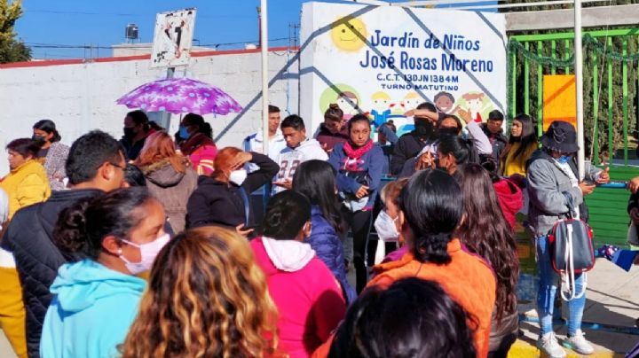 Directora oculta seis días caso de abuso sexual en kínder; padres se manifiestan