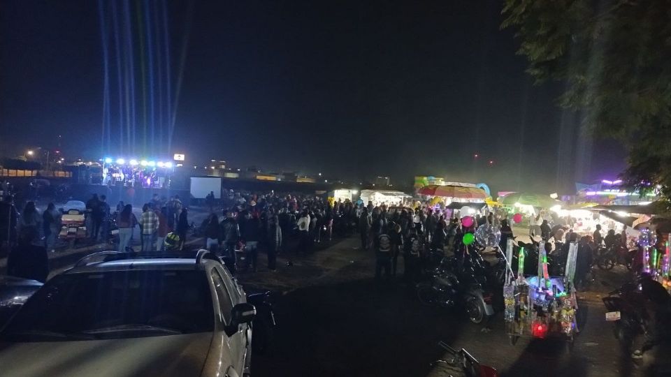 Por disposición municipal no se pudieron celebrar los 'Barrios' en la San Gabriel. En su lugar hubo pleito entre policías y vecinos.