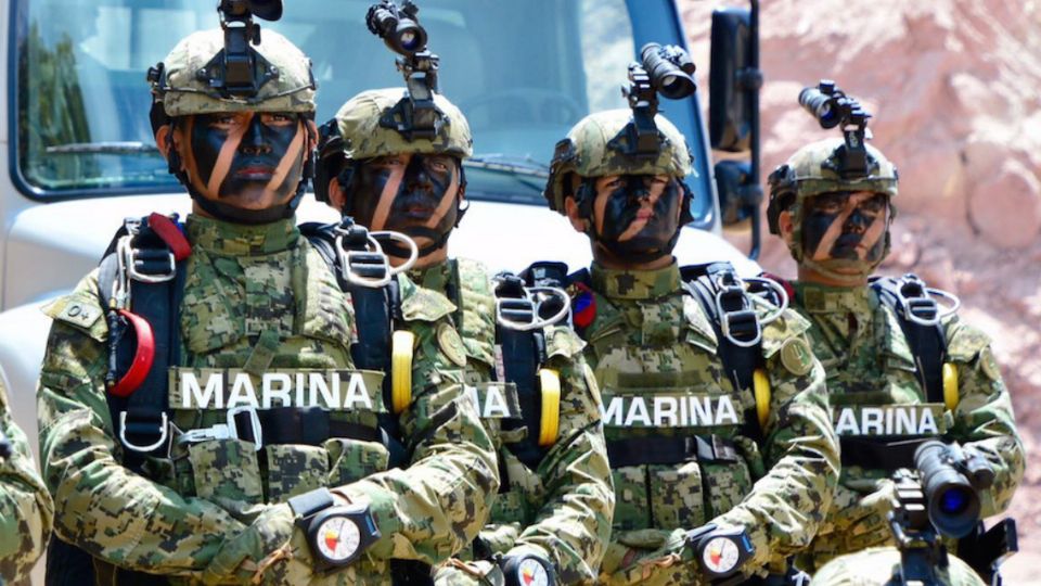 Están contratando doctores y enfermeros.