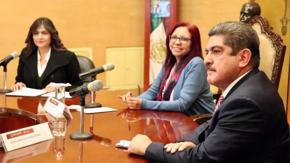 Manuel Espino llega al Conalep