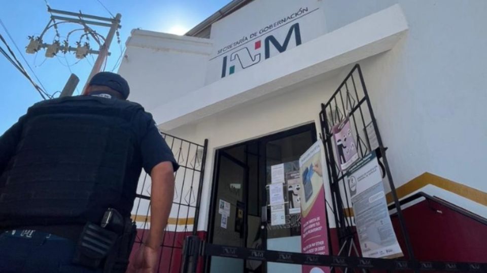 Los detenidos fueron puestos a disposición de las autoridades del Instituto Nacional de Migración para revisar su situación legal.