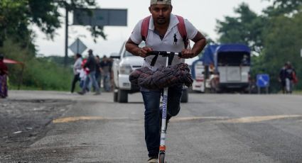 Migrantes viajan hasta en bicicleta para atravesar México y llegar a EU