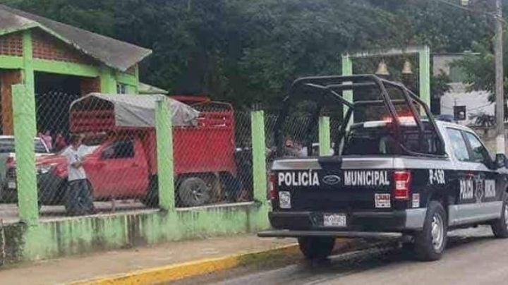 Por "agresivos", en Huejutla “destierran” a padre e hijo de su casa