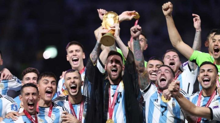 VIDEO: Jugadores de Argentina desprecian el regalo de un mexicano durante el festejo