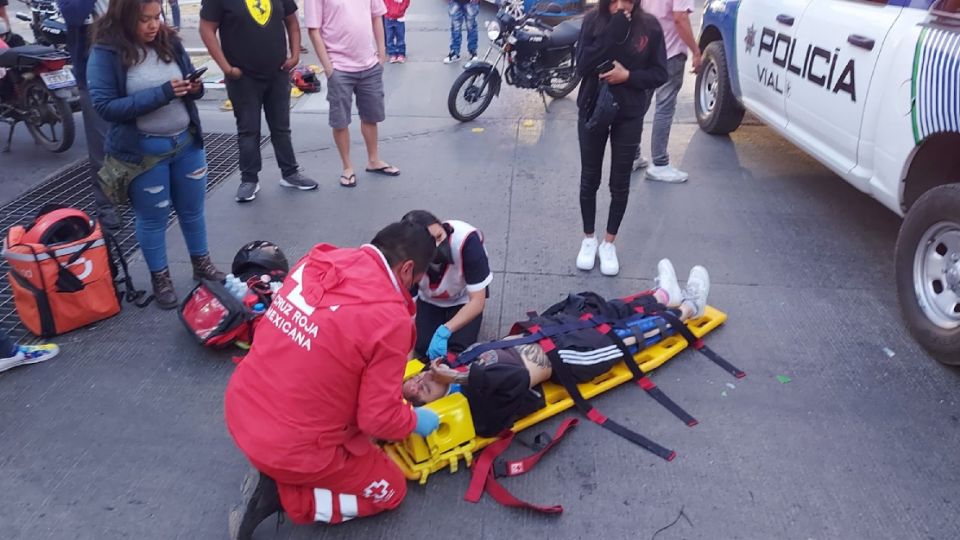 La repartidora lesionada viajaba de copiloto en la motocicleta.
