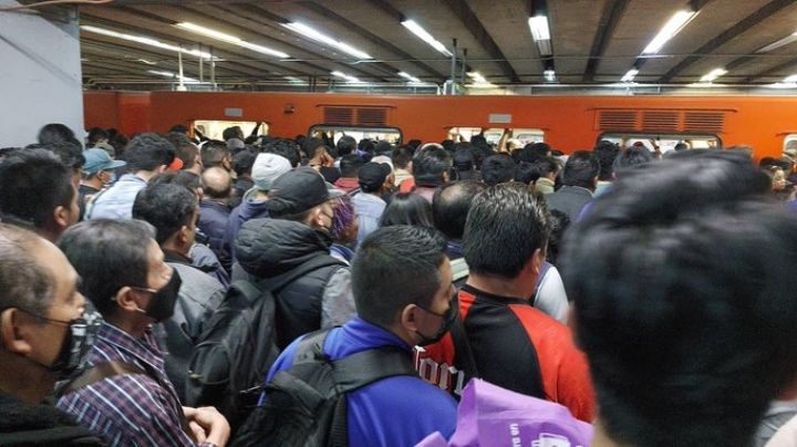 Saturacion en la linea 9 del Metro, causa caos y tiempos de espera de hasta 40 minutos