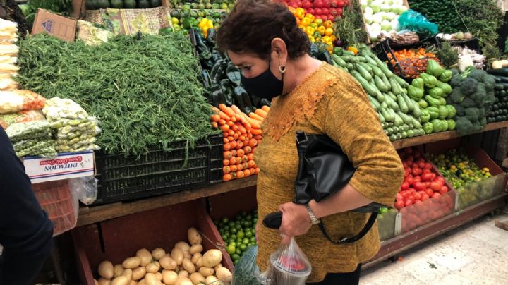 "Antes compraba 5 kilos de bacalao, ahora llevaremos 1 kilo"; inflación amarga la cena de Navidad