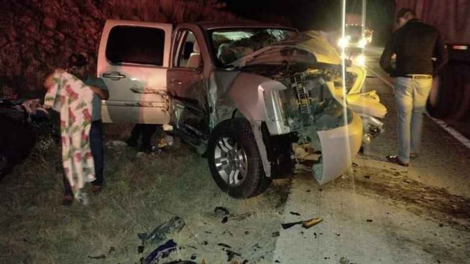 Una familia que viajaba de Arizona a Guanajuato sufrió un accidente en Zacatecas.