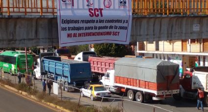 Vuelven camioneros a la Pachuca-Huejutla; segundo bloqueo en estas vacaciones