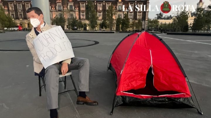 Reviven con maniquí plantón de Juan Rodolfo, ex alcalde de Toluca