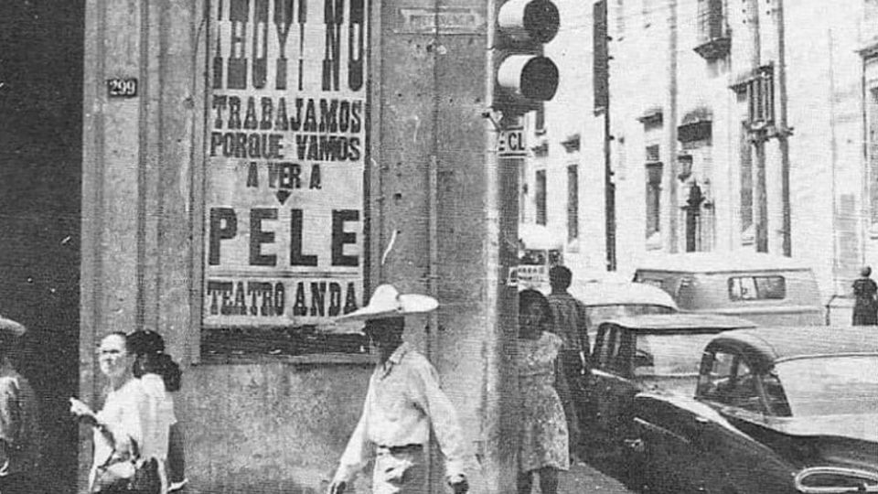 Cartel que avisa que se prefería ver a Pelé que trabajar