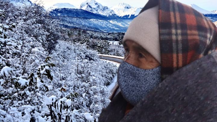 Ante bajas temperaturas, lleva DIF Hidalgo cobijas a comunidades vulnerables