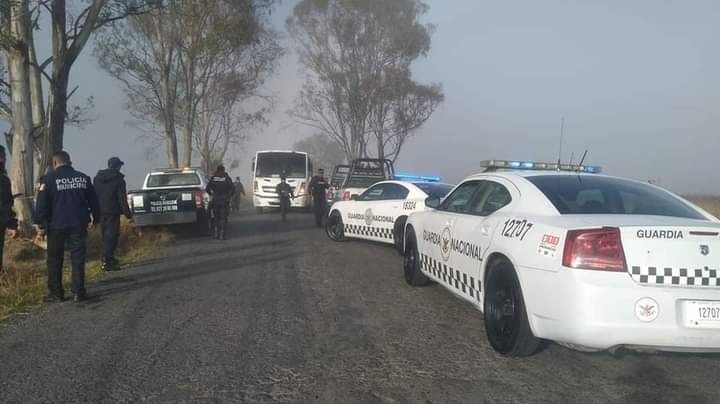Encuentran tres cuerpos sin vida en vialidades del Estado de México