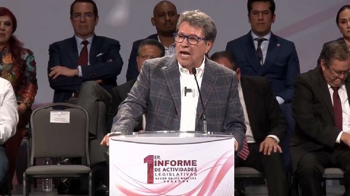 "Mientras otros tienen abundancia yo llego solo, pero creo en la democracia": Monreal