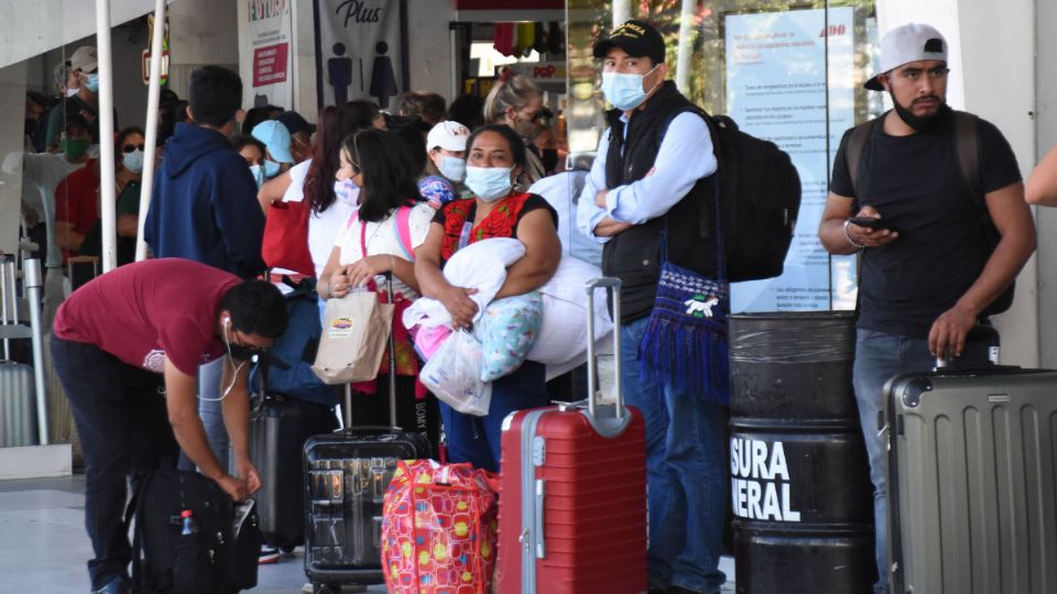 Desde 25 hasta 50 por ciento de descuento para estudiantes y maestros.