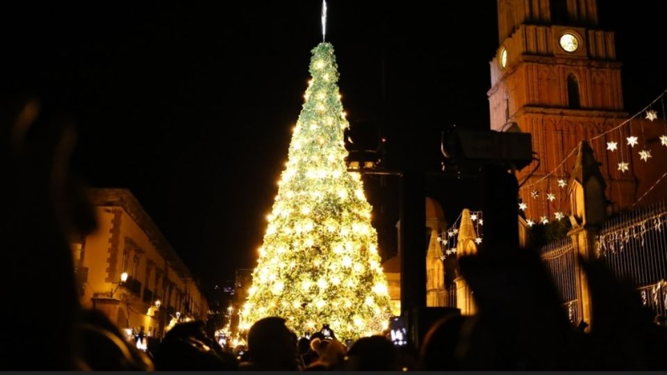 El 3 de diciembre encendieron el árbol de Navidad en San Miguel de Allende.