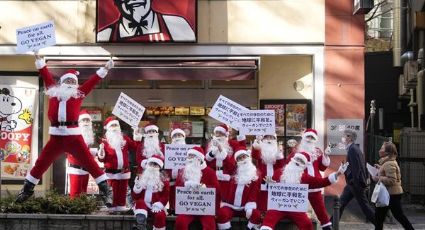 Santa Closes veganos protestan frente a KFC de Japón