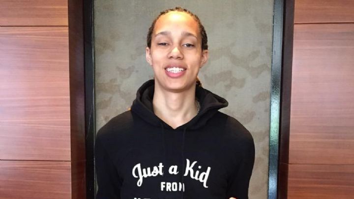 La basquetbolista Brittney Griner vuelve a EU; Biden entrega traficante a Rusia