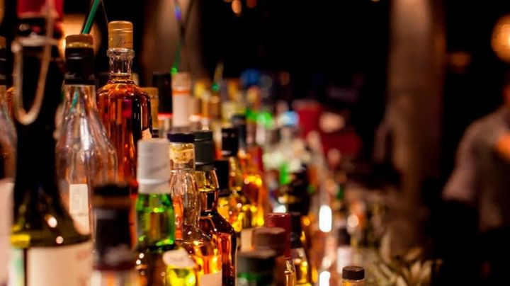 Alcohol adulterado causa alerta en Chihuahua; vómitos y diarreas, al alza