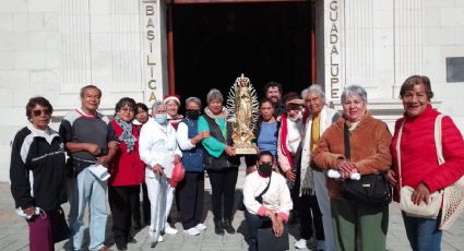 Adultos mayores visitan La Villita; piden salud a la Virgen de Guadalupe