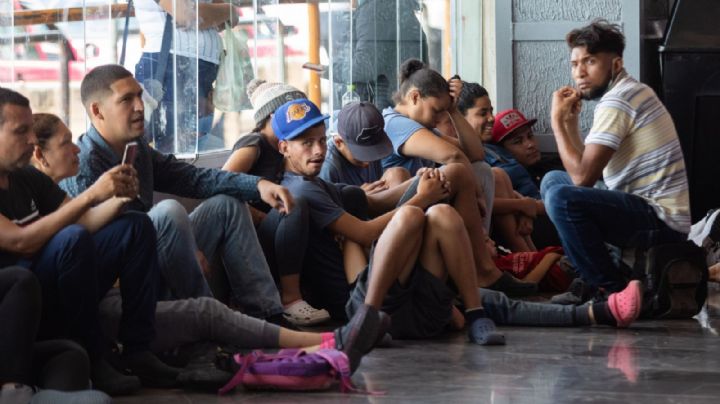 Detectan a 62 migrantes que viajaban en avión como indocumentados