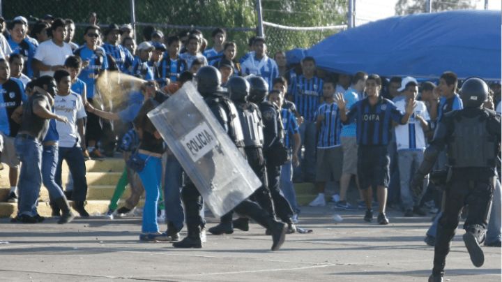 También le pasó a León; cuando la porra de Querétaro se peleó con la Fiera