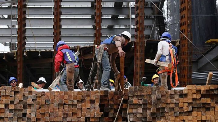 Actividad industrial cayó 0.8% en junio, a tasa anual; suma 4 meses a la baja