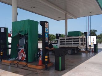 Gasolineros y gobierno alcanzan acuerdo temporal baja bajar precio del diésel