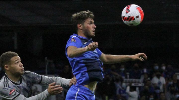 Esta es la cantidad que recibiría el Cruz Azul por dejar ir a Santiago Giménez a Europa