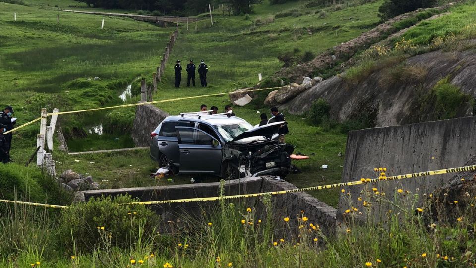 La conductora del vehículo perdió la vida en el accidente ocurrido en la carretera Toluca-Valle de Bravo.