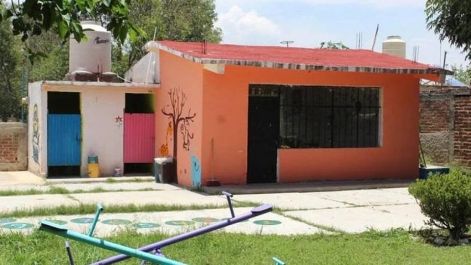 El salón de preescolar alternativo “José Joaquín Fernández de Lizardi” se encuentra en la comunidad Camino Real y cuenta con 18 alumnos de entre 3 y 6 años de edad.