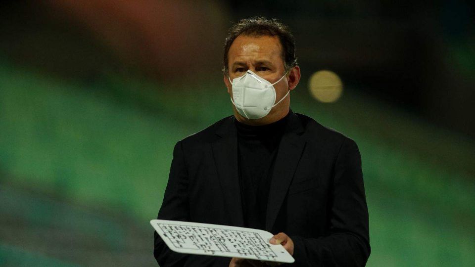 Juan Reynoso enfrenta al Tri