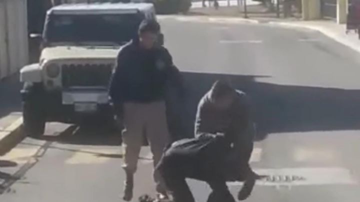 VIDEO | Residente de fraccionamiento en Pachuca golpea a guardia de seguridad